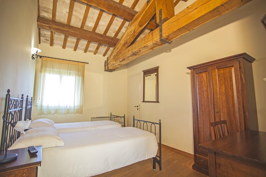 Il Ristoro Del Viandante Hotel Offagna Quarto foto